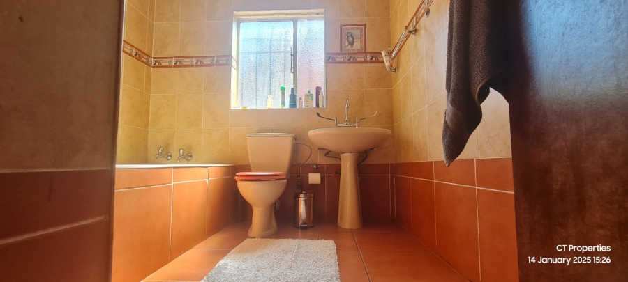5 Bedroom Property for Sale in Reigerpark Gauteng