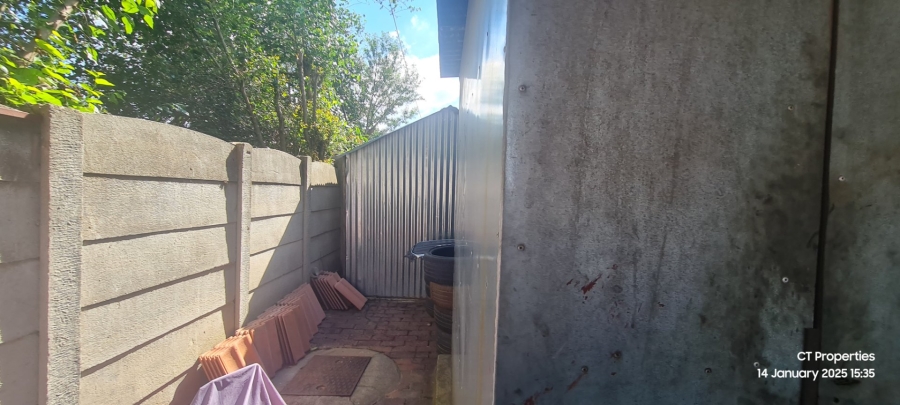 5 Bedroom Property for Sale in Reigerpark Gauteng