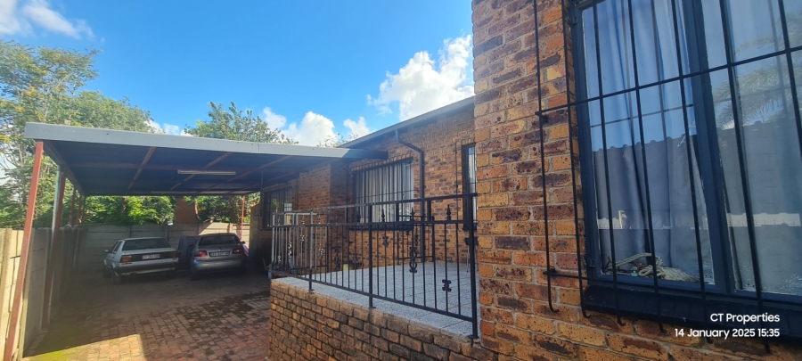 5 Bedroom Property for Sale in Reigerpark Gauteng