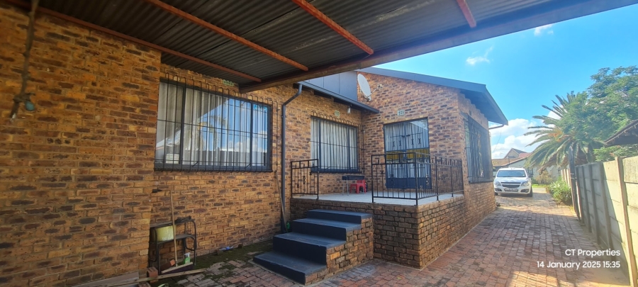 5 Bedroom Property for Sale in Reigerpark Gauteng