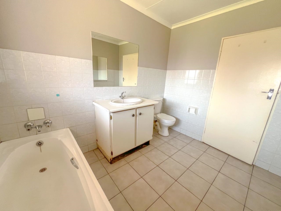 2 Bedroom Property for Sale in Vanderbijlpark CE 3 Gauteng