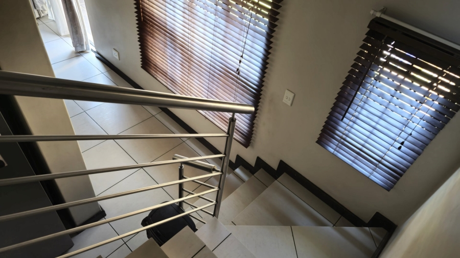 3 Bedroom Property for Sale in Rooihuiskraal North Gauteng