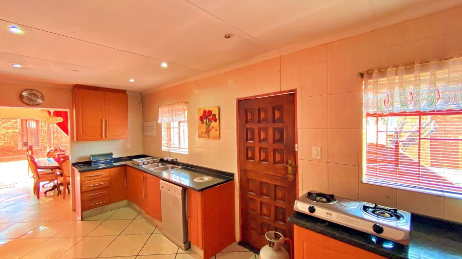 4 Bedroom Property for Sale in Eersterust Gauteng