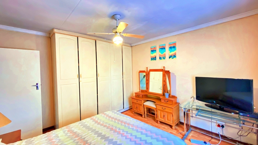 4 Bedroom Property for Sale in Eersterust Gauteng