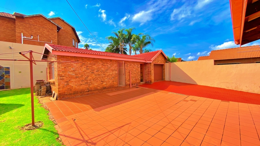 4 Bedroom Property for Sale in Eersterust Gauteng