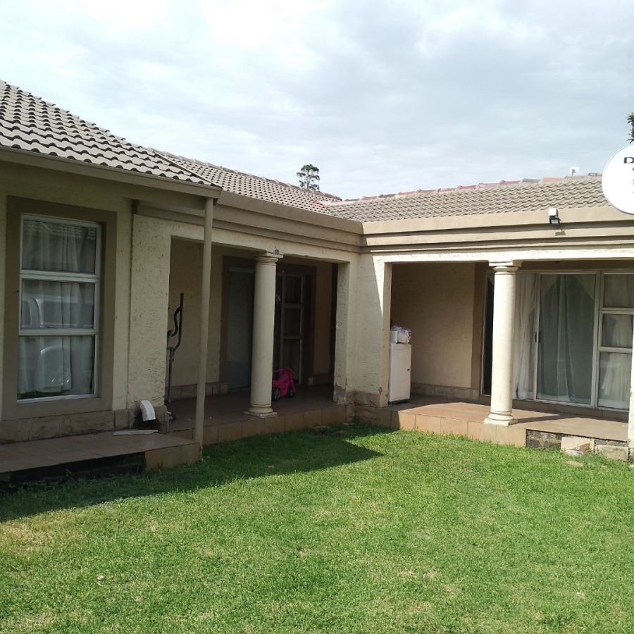 To Let 1 Bedroom Property for Rent in Clayville Gauteng
