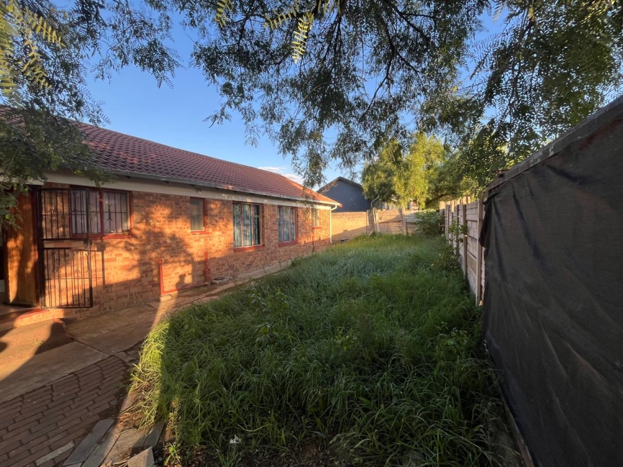 4 Bedroom Property for Sale in Eikenhof Gauteng