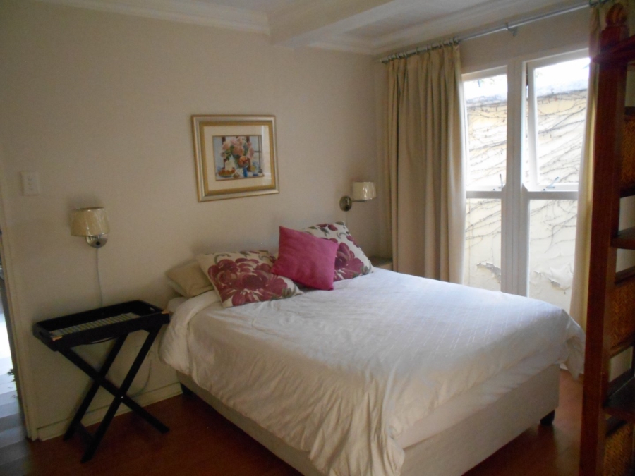 To Let 1 Bedroom Property for Rent in Rosebank Gauteng