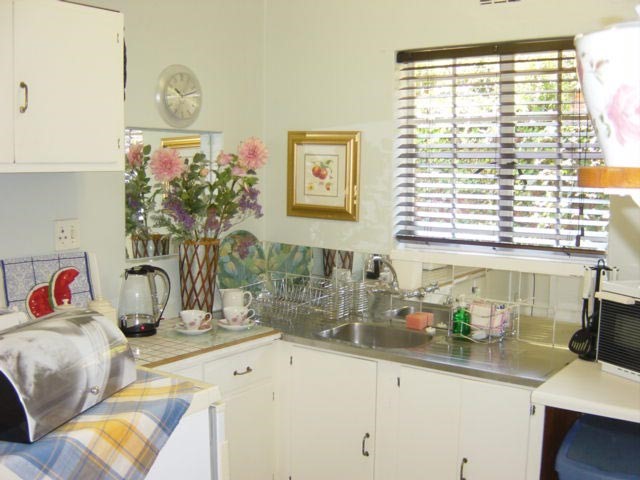 To Let 1 Bedroom Property for Rent in Rosebank Gauteng