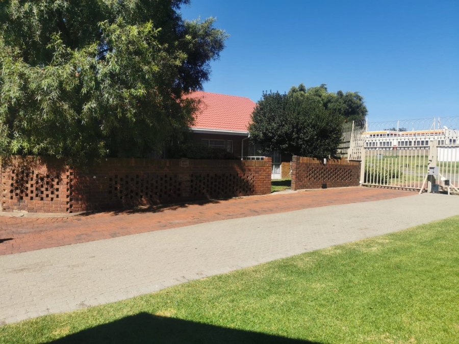 3 Bedroom Property for Sale in Barvallen Gauteng