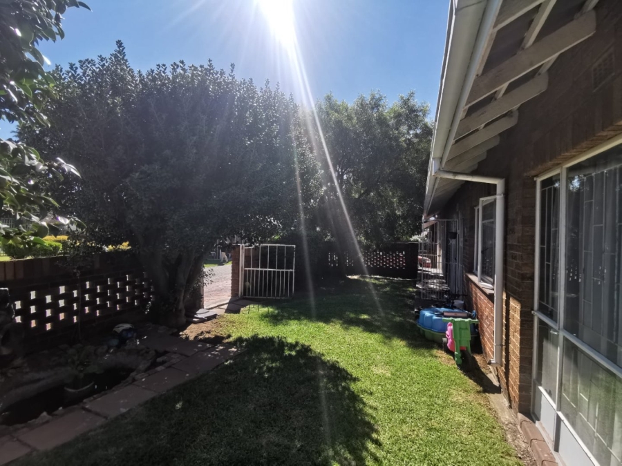 3 Bedroom Property for Sale in Barvallen Gauteng