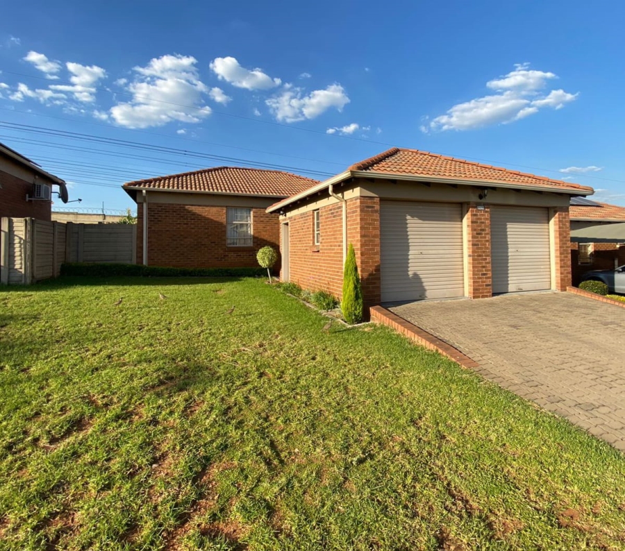 3 Bedroom Property for Sale in Thatch Hill Estate Gauteng