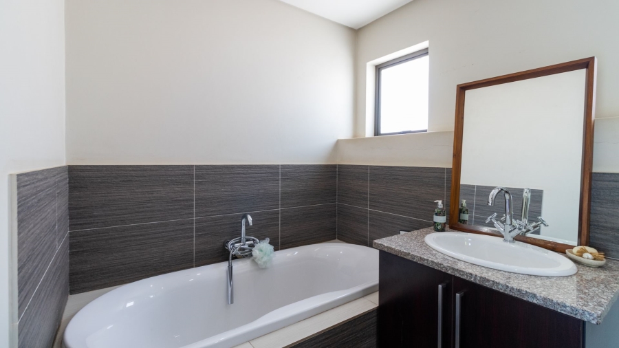 4 Bedroom Property for Sale in Serengeti Lifestyle Estate Gauteng