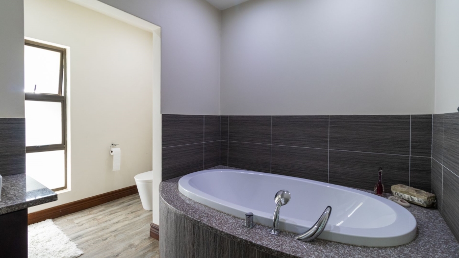 4 Bedroom Property for Sale in Serengeti Lifestyle Estate Gauteng