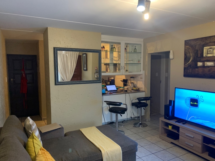 2 Bedroom Property for Sale in Meredale Gauteng