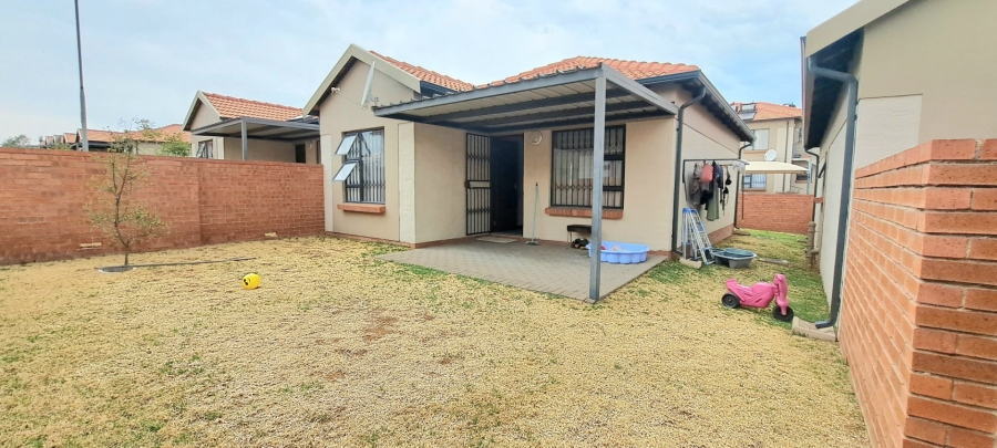 2 Bedroom Property for Sale in The Reeds Gauteng