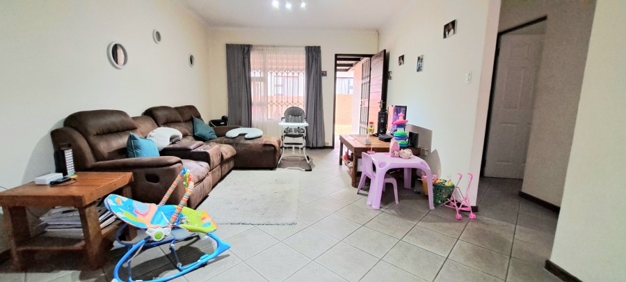 2 Bedroom Property for Sale in The Reeds Gauteng