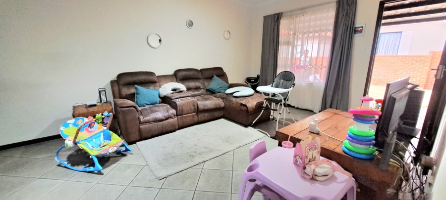 2 Bedroom Property for Sale in The Reeds Gauteng