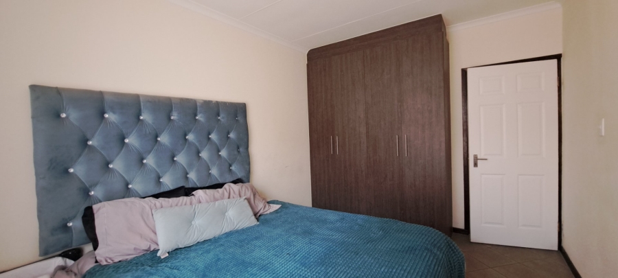 2 Bedroom Property for Sale in The Reeds Gauteng