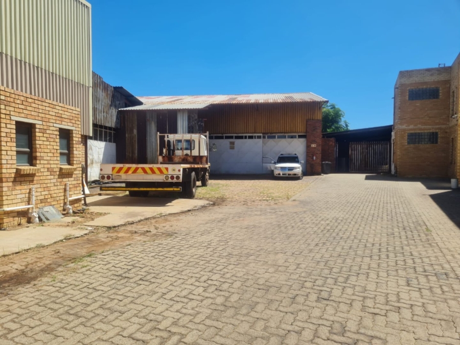  Bedroom Property for Sale in Lenasia Ext 6 Gauteng