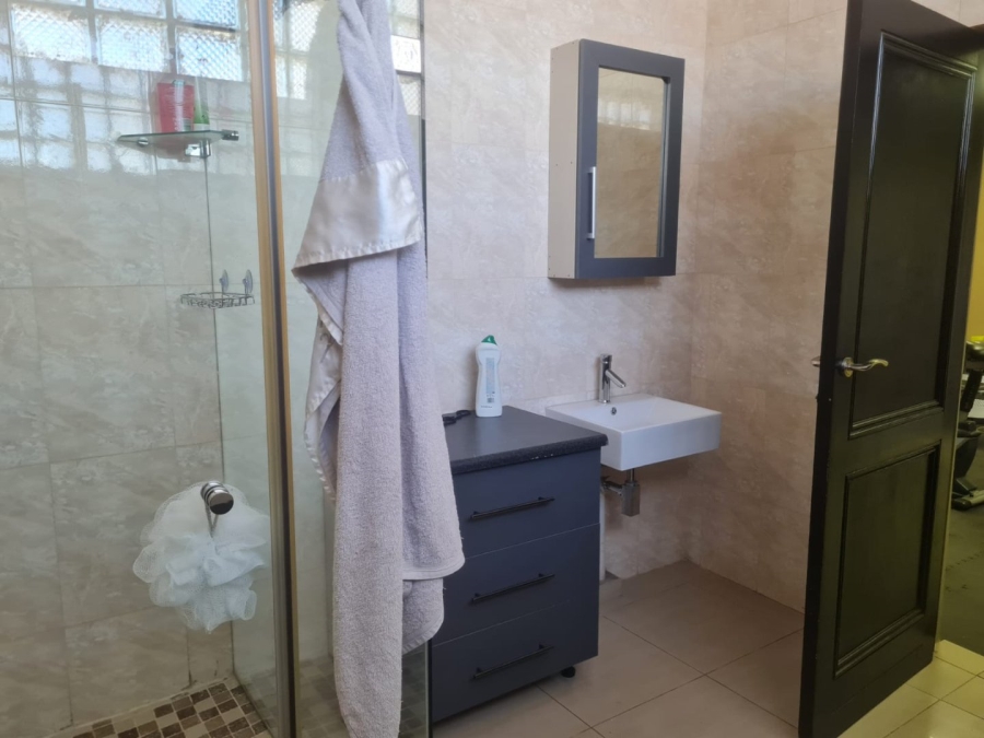  Bedroom Property for Sale in Lenasia Ext 6 Gauteng