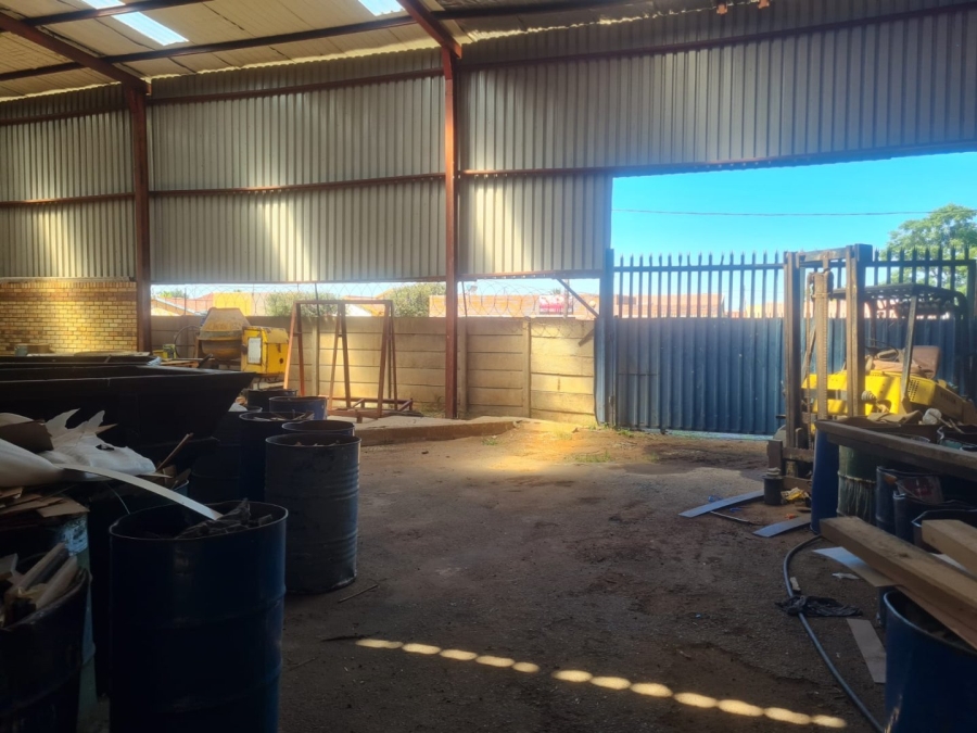  Bedroom Property for Sale in Lenasia Ext 6 Gauteng