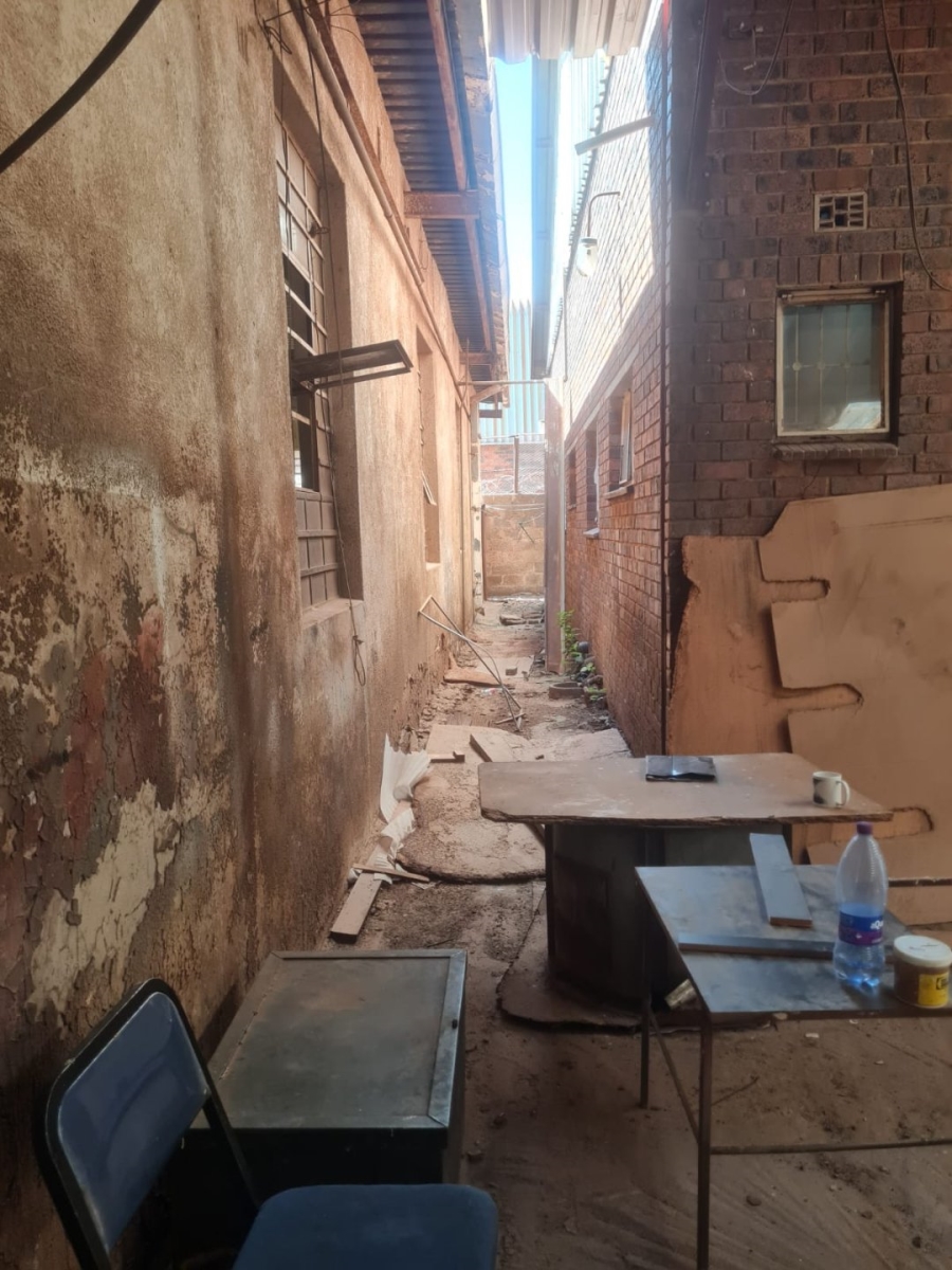  Bedroom Property for Sale in Lenasia Ext 6 Gauteng