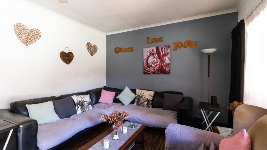 4 Bedroom Property for Sale in Van Riebeeck Park Gauteng