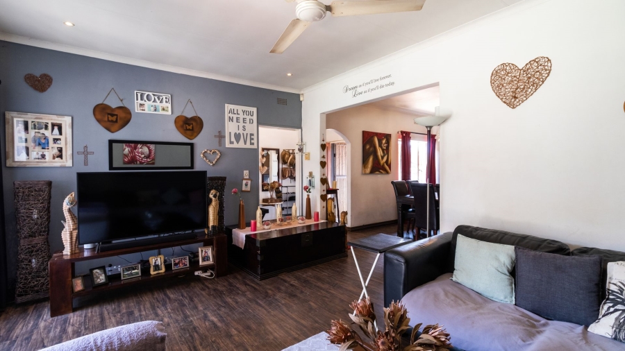 4 Bedroom Property for Sale in Van Riebeeck Park Gauteng