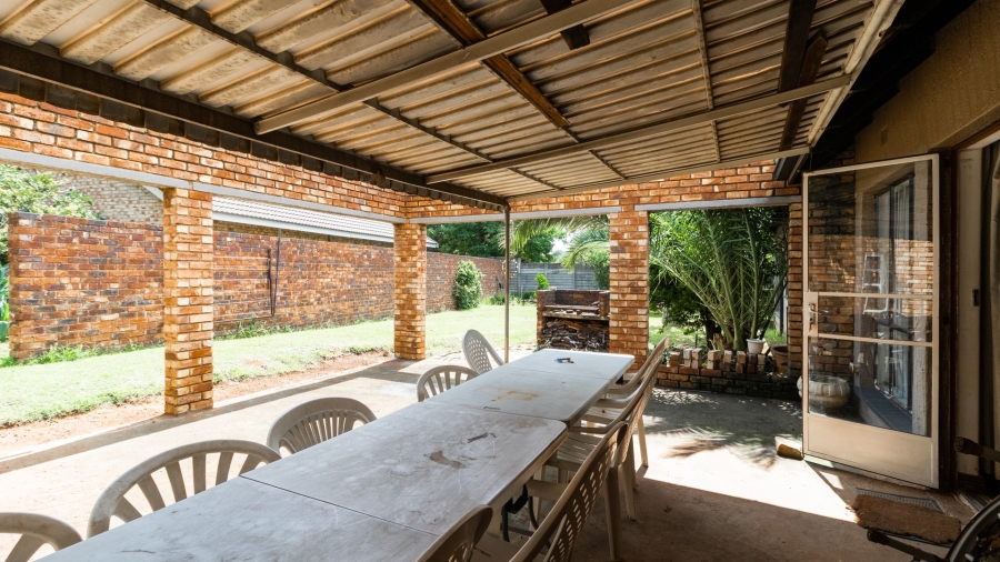 4 Bedroom Property for Sale in Van Riebeeck Park Gauteng