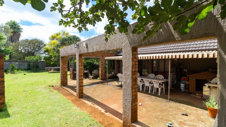 4 Bedroom Property for Sale in Van Riebeeck Park Gauteng