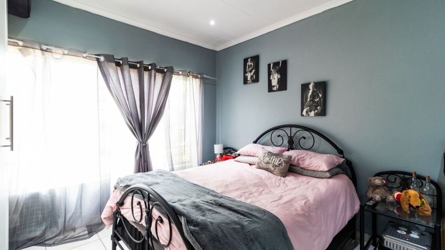 4 Bedroom Property for Sale in Van Riebeeck Park Gauteng