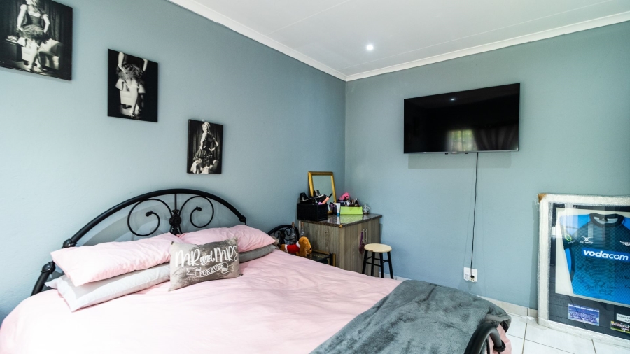 4 Bedroom Property for Sale in Van Riebeeck Park Gauteng