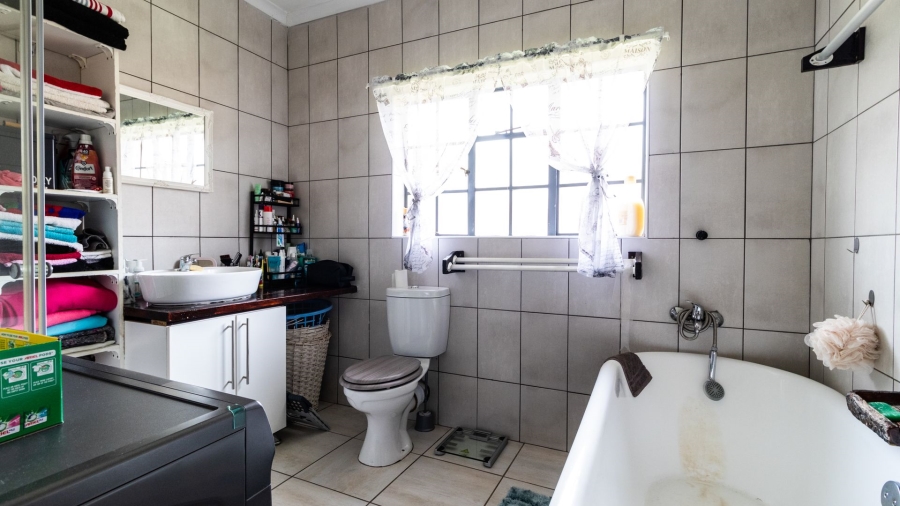 4 Bedroom Property for Sale in Van Riebeeck Park Gauteng