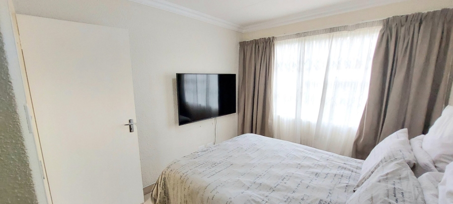 1 Bedroom Property for Sale in Ormonde Gauteng