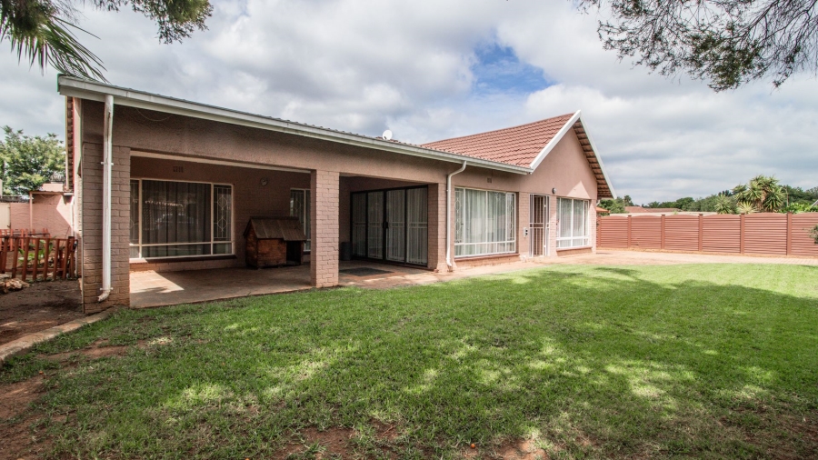 4 Bedroom Property for Sale in Van Riebeeck Park Gauteng