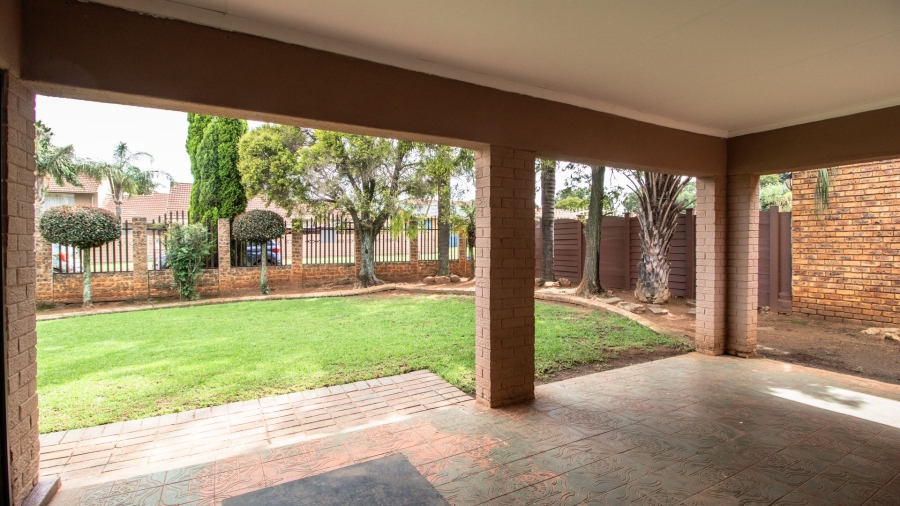 4 Bedroom Property for Sale in Van Riebeeck Park Gauteng