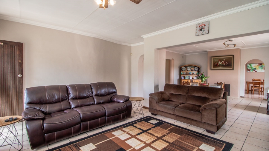 4 Bedroom Property for Sale in Van Riebeeck Park Gauteng
