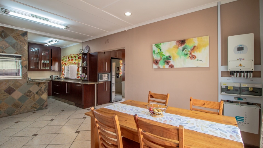 4 Bedroom Property for Sale in Van Riebeeck Park Gauteng