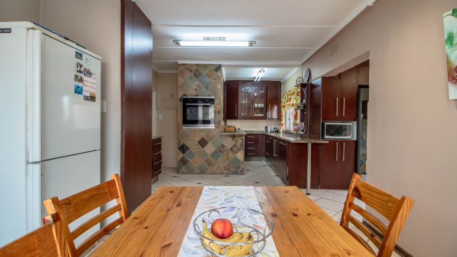 4 Bedroom Property for Sale in Van Riebeeck Park Gauteng