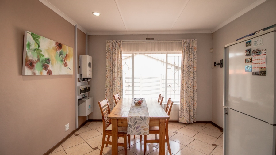 4 Bedroom Property for Sale in Van Riebeeck Park Gauteng