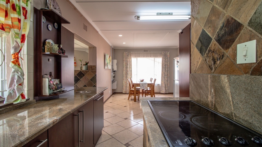 4 Bedroom Property for Sale in Van Riebeeck Park Gauteng