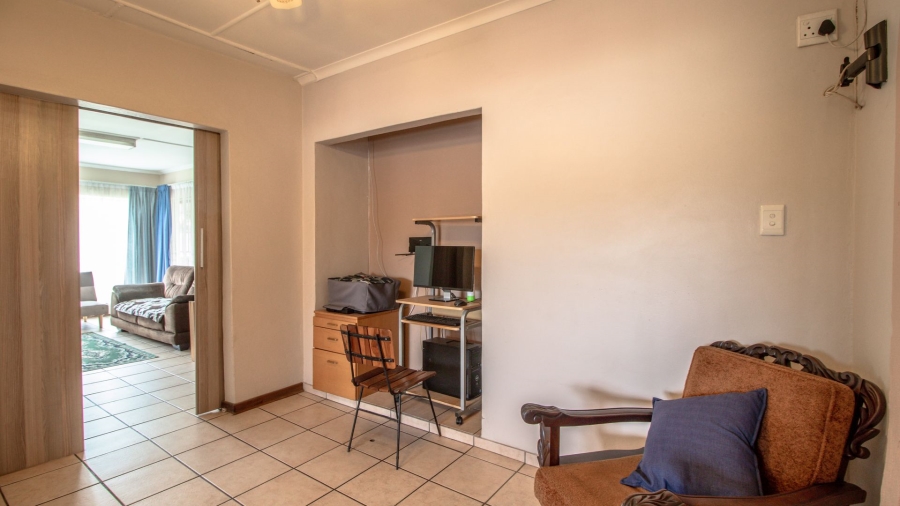 4 Bedroom Property for Sale in Van Riebeeck Park Gauteng