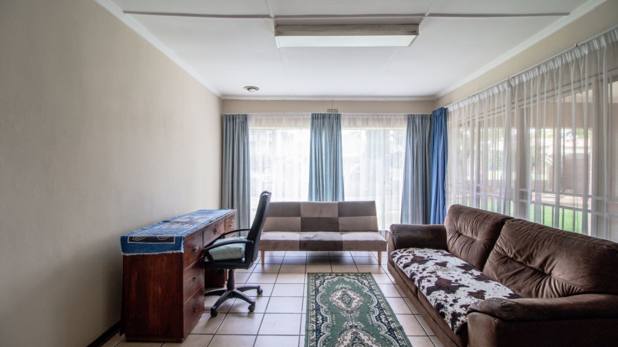 4 Bedroom Property for Sale in Van Riebeeck Park Gauteng
