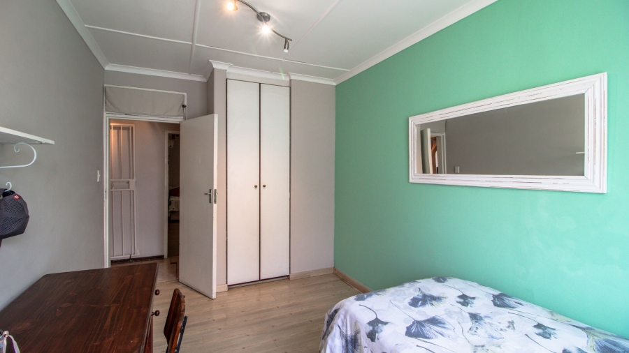 4 Bedroom Property for Sale in Van Riebeeck Park Gauteng