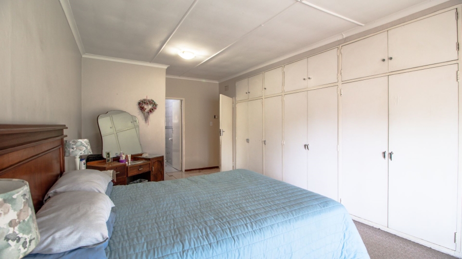 4 Bedroom Property for Sale in Van Riebeeck Park Gauteng