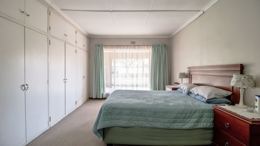 4 Bedroom Property for Sale in Van Riebeeck Park Gauteng