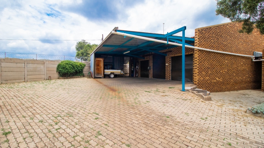 4 Bedroom Property for Sale in Bonaero Park Gauteng