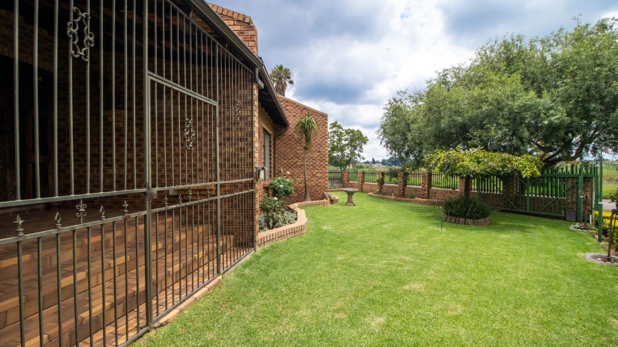 4 Bedroom Property for Sale in Bonaero Park Gauteng