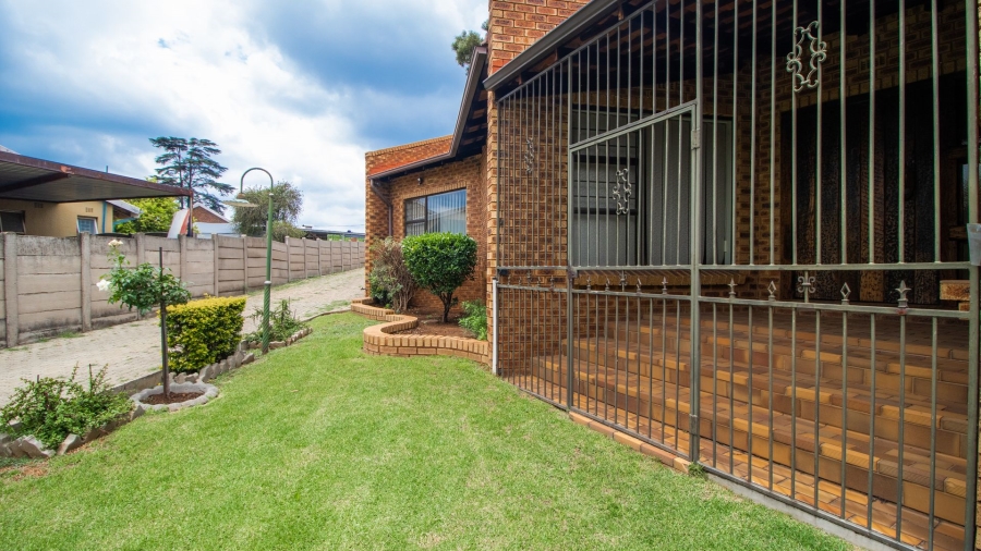4 Bedroom Property for Sale in Bonaero Park Gauteng